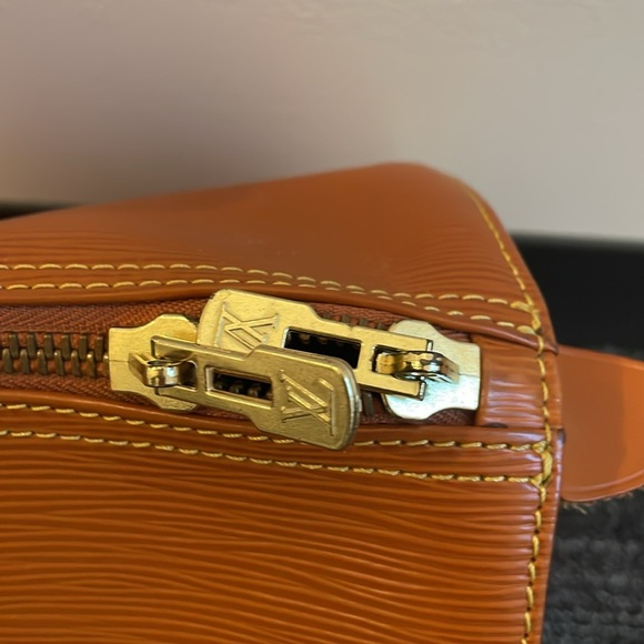 Louis Vuitton Epi Keep All 45 - Picture 4 of 14